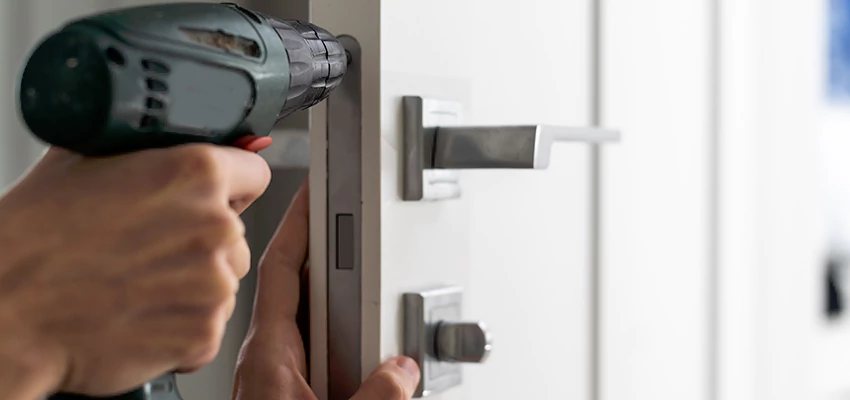 Locksmith For Lock Replacement Near Me in Highland, CA