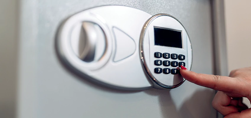 Jewelry Safe Cracking in Highland, California